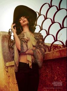 BBD6CERCQAAgpX-.jpg large.jpg