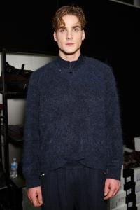 giorgio-armani-mens-backstage-autumn-fall-winter-2014-mfw1.jpg