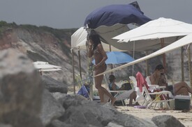 Naomi Campbell at the beach of Trancoso Porto Seguro Bahia in Brazil 28.12.2014_02.jpg