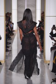 Naomi Campbell for La Perla Atelier HC SS 2015 in Paris 26.1.2015_05.jpg