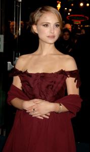 Natalie_Portman___Cinema___TV_Benevolent_Fund_Royal_Film_Premiere__2008_02_19__16_.jpg