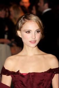 Natalie_Portman___Cinema___TV_Benevolent_Fund_Royal_Film_Premiere__2008_02_19__21_.jpg