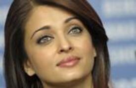 th_Celebutopia-Aishwarya_Rai-Pink_Panther_2_press_conference_at_the_59th_Berlinale_Film_Festival-02.jpg