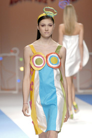 celebrity_city_Agatha_Ruiz_De_La_Prada_Milan_Fashion_Show_17.jpg