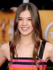86567_Tikipeter_Hailee_Steinfeld_SAG_Awards_1_005_122_488lo.jpg
