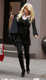 98176_celebrity_paradise.com_TheElder_VictoriaSilvsted2011_02_11_walkingonBroadway7_122_31lo.jpg