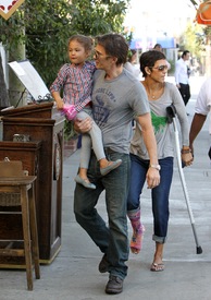 Halle Berry arrives at The Little Door in Hollywood 29.1.2012_03.jpg