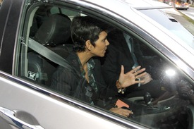 Halle Berry leaves court in Los Angeles 30.1.2012_02.jpg