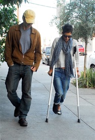 Halle Berry out in West Hollywood 1.2.2012_04.jpg