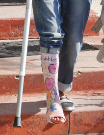 Halle Berry at Doheny School in West Hollywood 2.2.2012_02.jpg