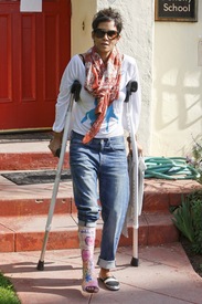 Halle Berry at Doheny School in West Hollywood 2.2.2012_03.jpg