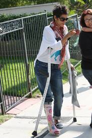 Halle Berry at Doheny School in West Hollywood 2.2.2012_06.jpg