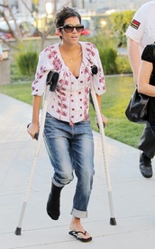 Halle Berry visits homes and schools in Malibu 9.2.2012_03.jpg