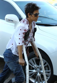 Halle Berry visits homes and schools in Malibu 9.2.2012_14.jpg