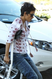 Halle Berry visits homes and schools in Malibu 9.2.2012_15.jpg