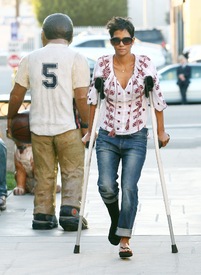 Halle Berry visits homes and schools in Malibu 9.2.2012_23.jpg