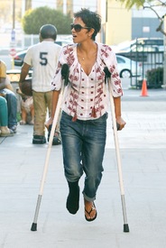 Halle Berry visits homes and schools in Malibu 9.2.2012_26.jpg