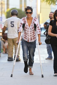 Halle Berry visits homes and schools in Malibu 9.2.2012_32.jpg