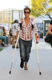 Halle Berry visits homes and schools in Malibu 9.2.2012_34.jpg