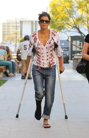 Halle Berry visits homes and schools in Malibu 9.2.2012_40.jpg