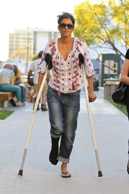 Halle Berry visits homes and schools in Malibu 9.2.2012_41.jpg