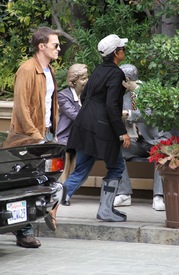 Halle Berry arrives at a hotel in Beverly Hills 19.2.2012_04.jpg