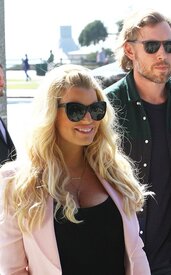 jessicasimpson_021413_07.jpg