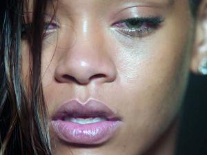 Rihanna Stay_28.jpg