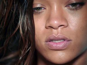 Rihanna Stay_42.jpg