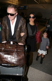 Salma Hayek arrives at LAX airport in L.A. 21.2.2013_01.jpg