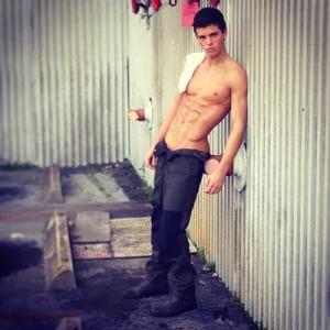 post-60009-0-40245200-1392749475_thumb.j