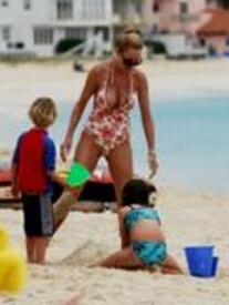 th_Celebutopia_Uma_Thurman_on_holiday_in_the_Caribbean_02.jpg