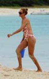 th_Celebutopia_Uma_Thurman_on_holiday_in_the_Caribbean_12.jpg