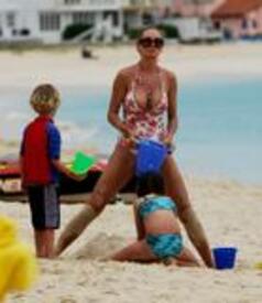 th_Celebutopia_Uma_Thurman_on_holiday_in_the_Caribbean_17.jpg