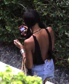 Naomi_Campbell_-_On_vacation_in_Miami_01.03.09_03.jpg