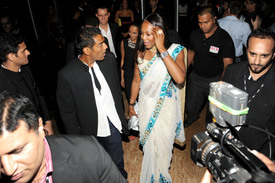 celeb-city.org_Naomi_Campbel_VOGUE_INDIA_Kick-off_Party_013.jpg