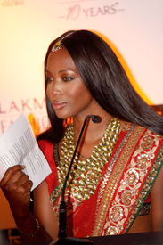 naomi_campbell_models_in_mumbai_11.jpg