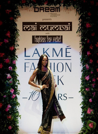 naomi_campbell_models_in_mumbai_18.jpg