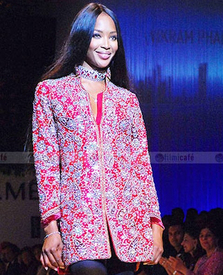 naomi_campbell_models_in_mumbai_29.jpg