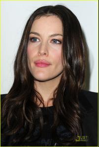 nicole_richie_liv_tyler_givenchy_gals_18.jpg