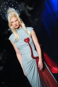 41902_celebrity_city_Jean_Paul_Gaultier_Paris_S_S_07_Haute_Couture_7_123_116lo.jpg