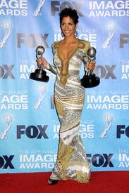 HalleBerry42ndNAACPImageAwardsinLA03Mar2011_042.jpg