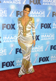 HalleBerry42ndNAACPImageAwardsinLA03Mar2011_072.jpg