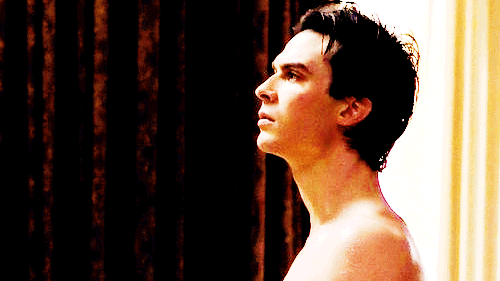 Damon-Salvatore-damon-salvatore-20472085-500-281.gif