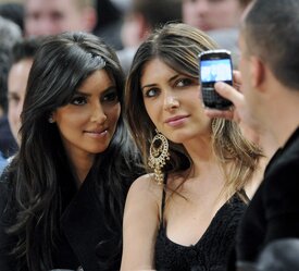 Kim_Kardashian_6_Brittny_Gastineau_2009-04-08_-_At_the_Detroit_Pistons_vs_New_York_Knicks_NBA_basketball_game_553.jpg