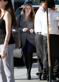celebrity_paradise.com_TheElder_AliciaSilverstone2011_01_13_outsidearestaurantinBeverlyHills14.jpg