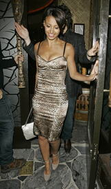 celebrity-paradise.com-The_Elder-Amelle_Berrabah_and_Jade_Ewen_2010-01-13_-_leaving_Mahiki_nightclub_353.jpg