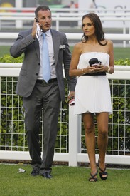 celebrity_paradise.com_TheElder_TamaraEcclestone2011_03_26_atTheDubaiGoldCupinOmarKhyami12.jpg