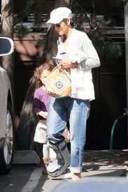 Halle Berry picks up Nahla from school in LA 21.2.2012_10.jpg