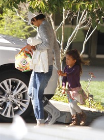 Halle Berry picks up Nahla from school in LA 21.2.2012_21.jpg